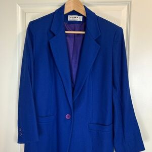 100% wool blue blazer Made in USA Size 8 One-button I recommend measuring yourse
